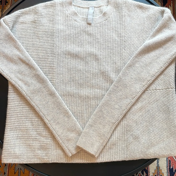ATHLETA Wool Cashmere Turin Sweater Size Medium Light Grey Heather MSRP $178 - Picture 3 of 11
